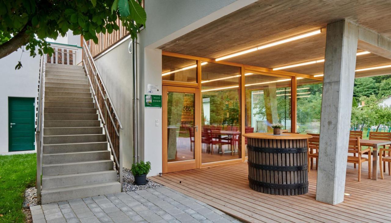 Ferienwohnung Am Weingut Eisenbock Strass  Exterior foto
